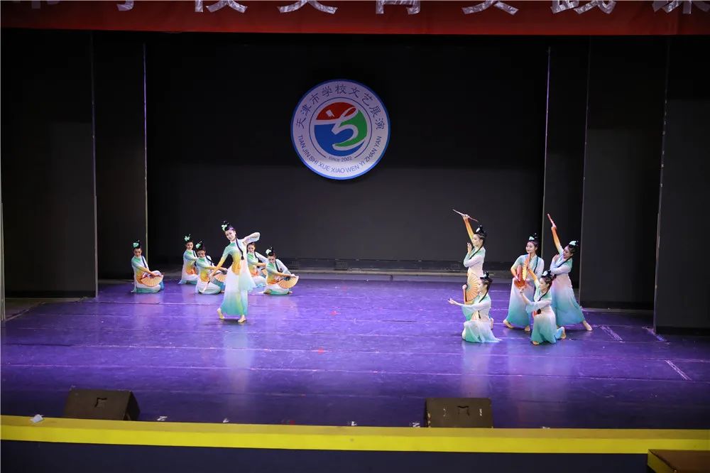 天津市学校文艺展演举行
